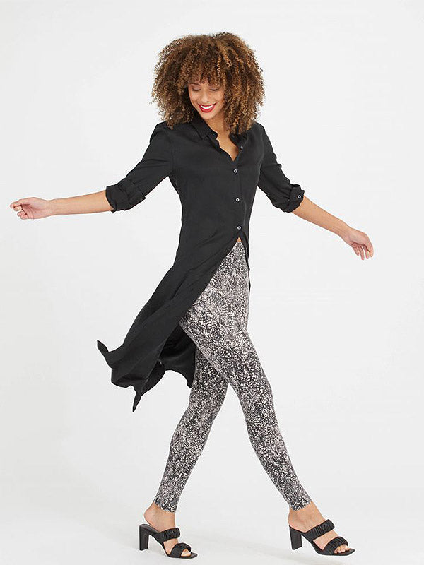 Spanx koreguojantys dirbtinės odos leginsai "Faux Leather Snake Shine Grey Snake"