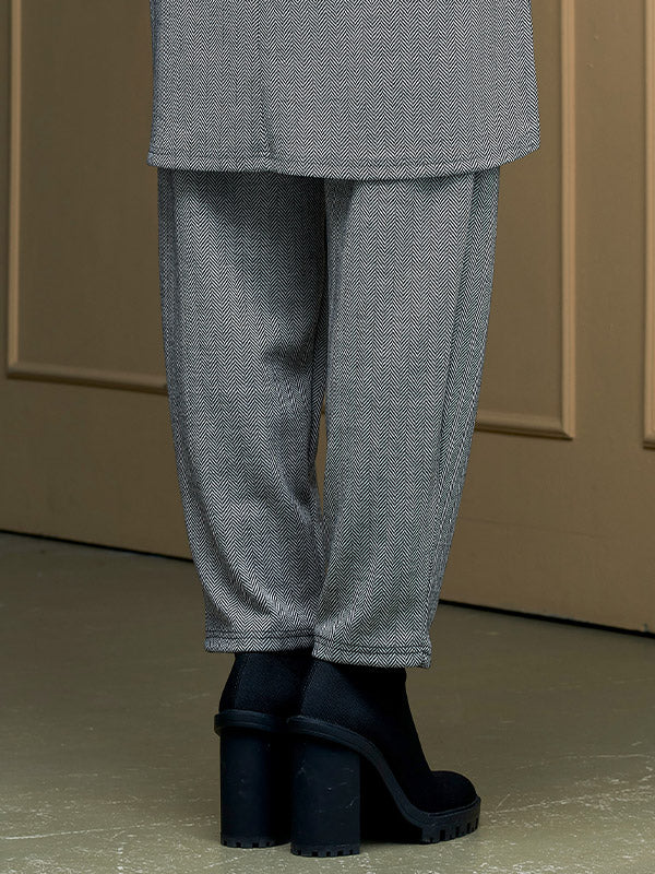 Lega siaurėjančios kelnės "Nora Black - White Chevron Tweed"