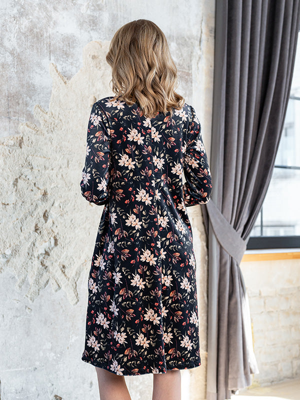 Lega laisvo silueto veliūrinė suknelė "Rosie Black - Multicolor Flower Print Velour"