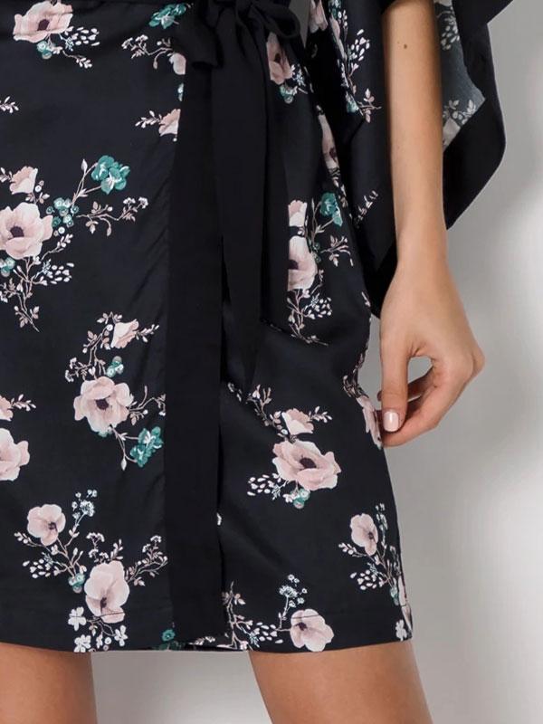 Aruelle viskozes halāts "Rosie Black - Multicolor Flower Print"