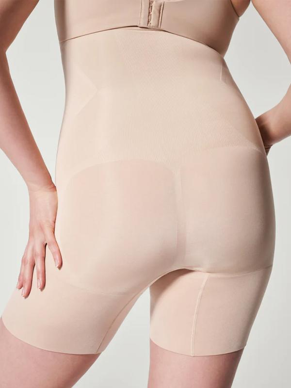 Spanx stipri formējošie šortiņi ar augstu jostasvietu "OnCore Mid-Thigh Nude"