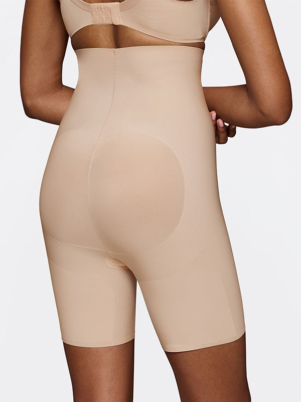 Triumph корректирующие шорты с очень высокой талией "BMU Illusion Curve Super HW Nude"