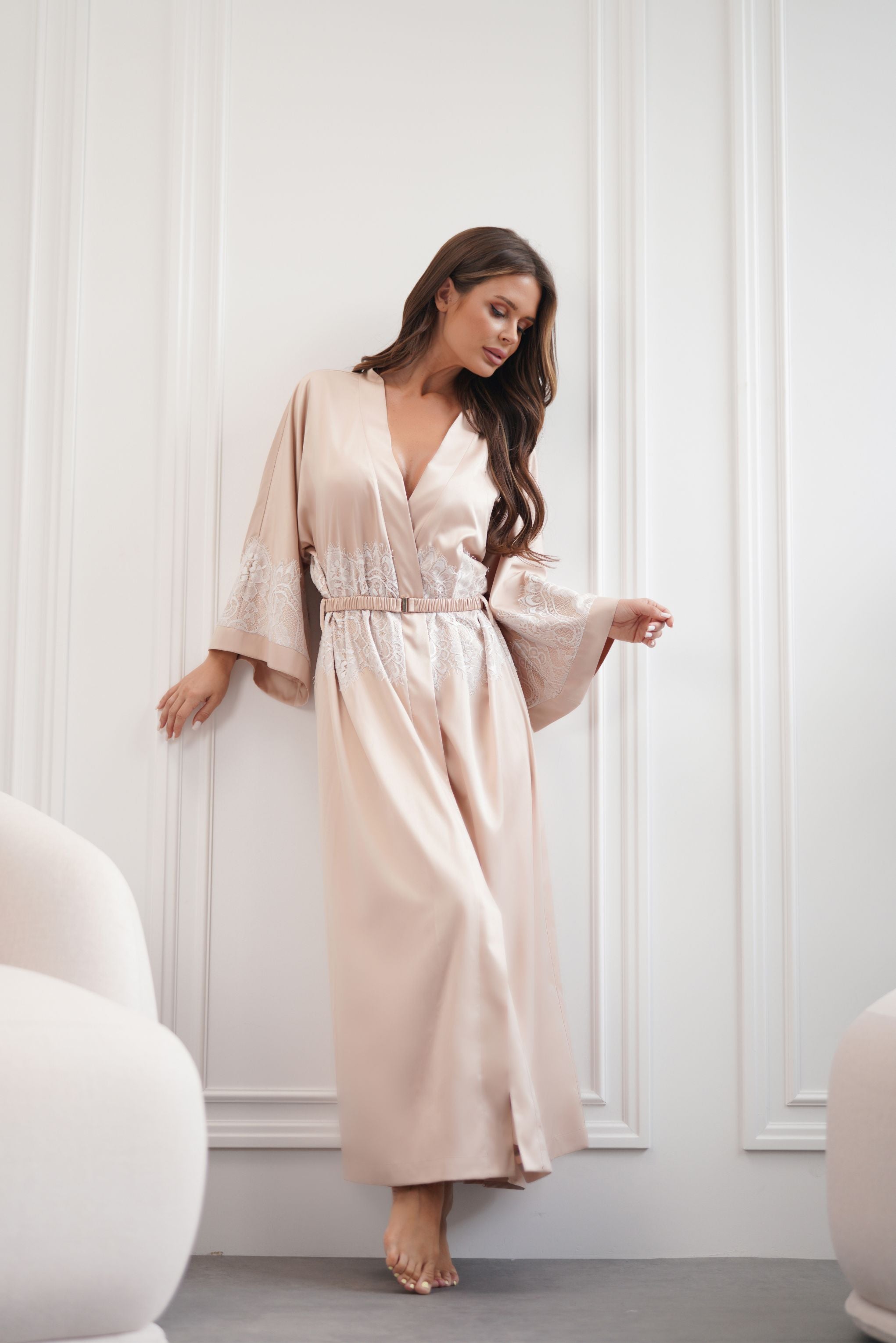 moteriškas šilko chalatas