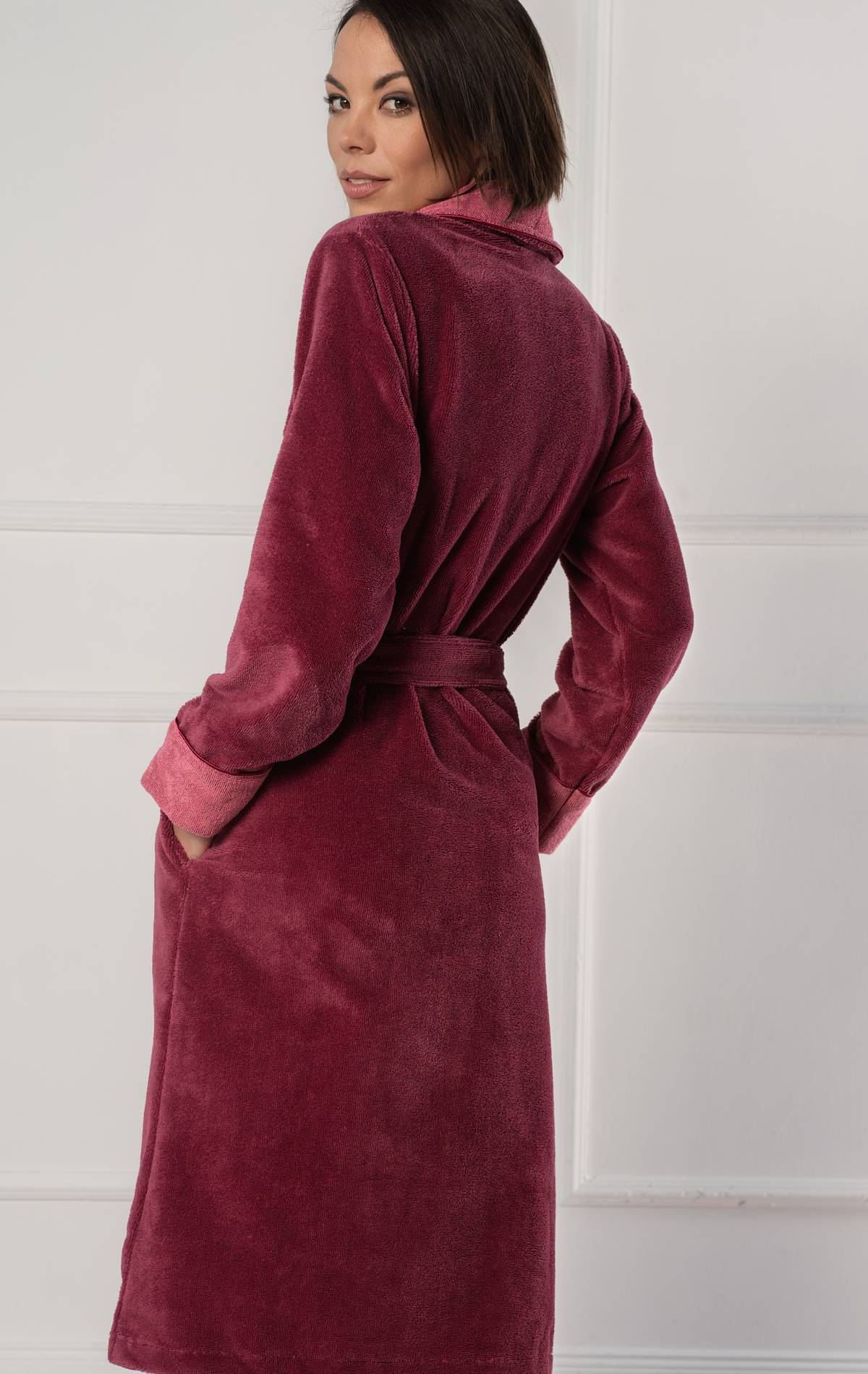 dvisluoksnis chalatas