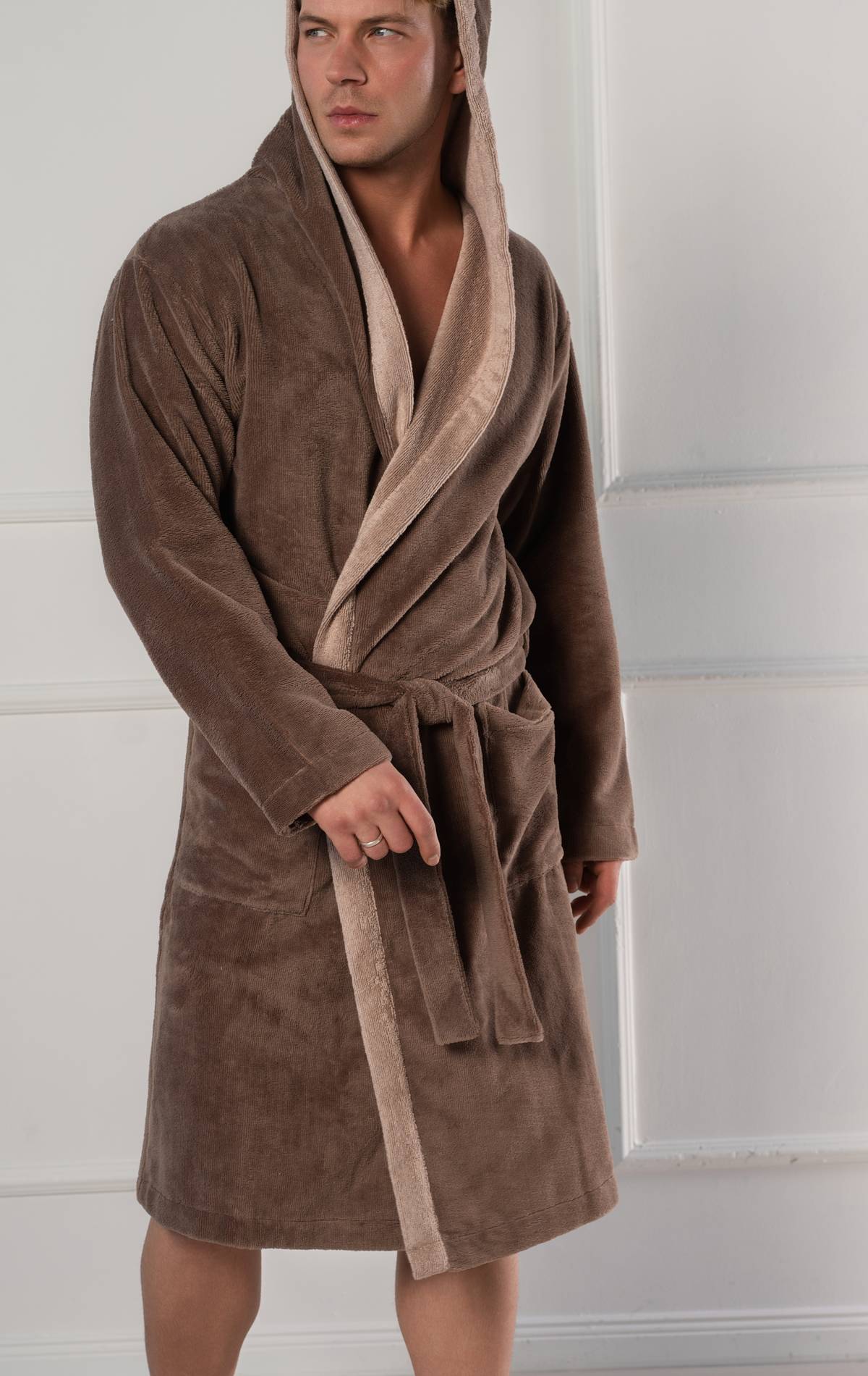 Belmanetti Men's Double-layered Bamboo Fiber Hooded Robe Drake Taupe Velour