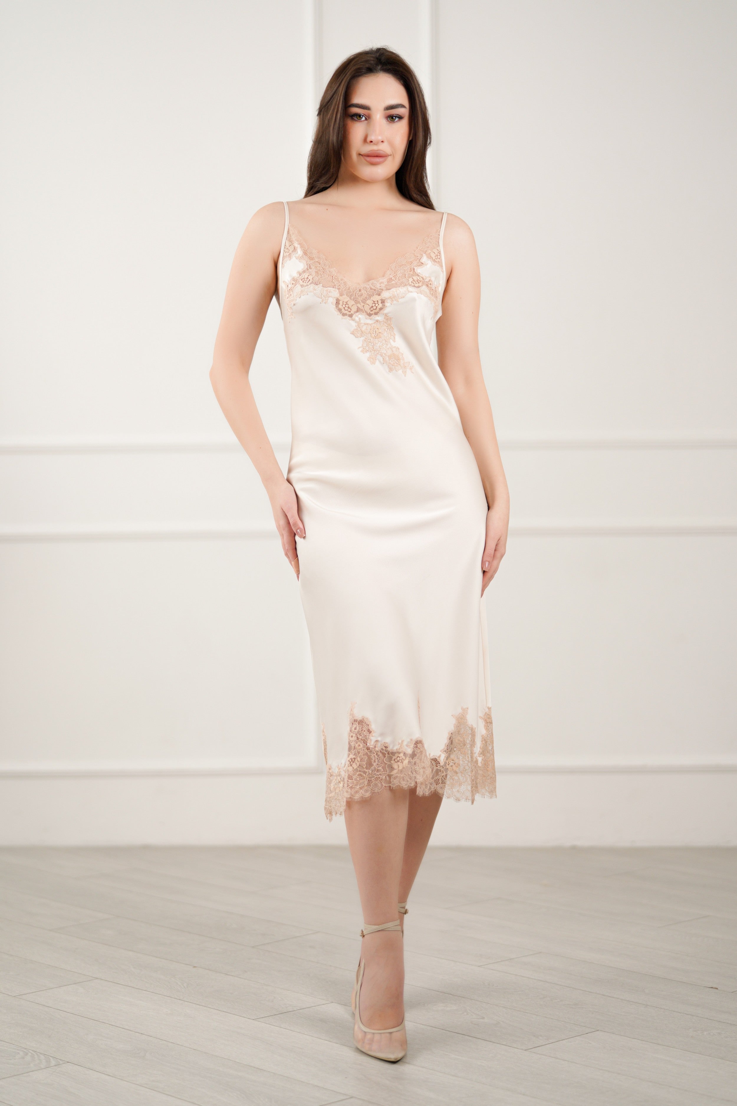 Komilfo Long Silk Nightdress with Lace Amber Long Beige