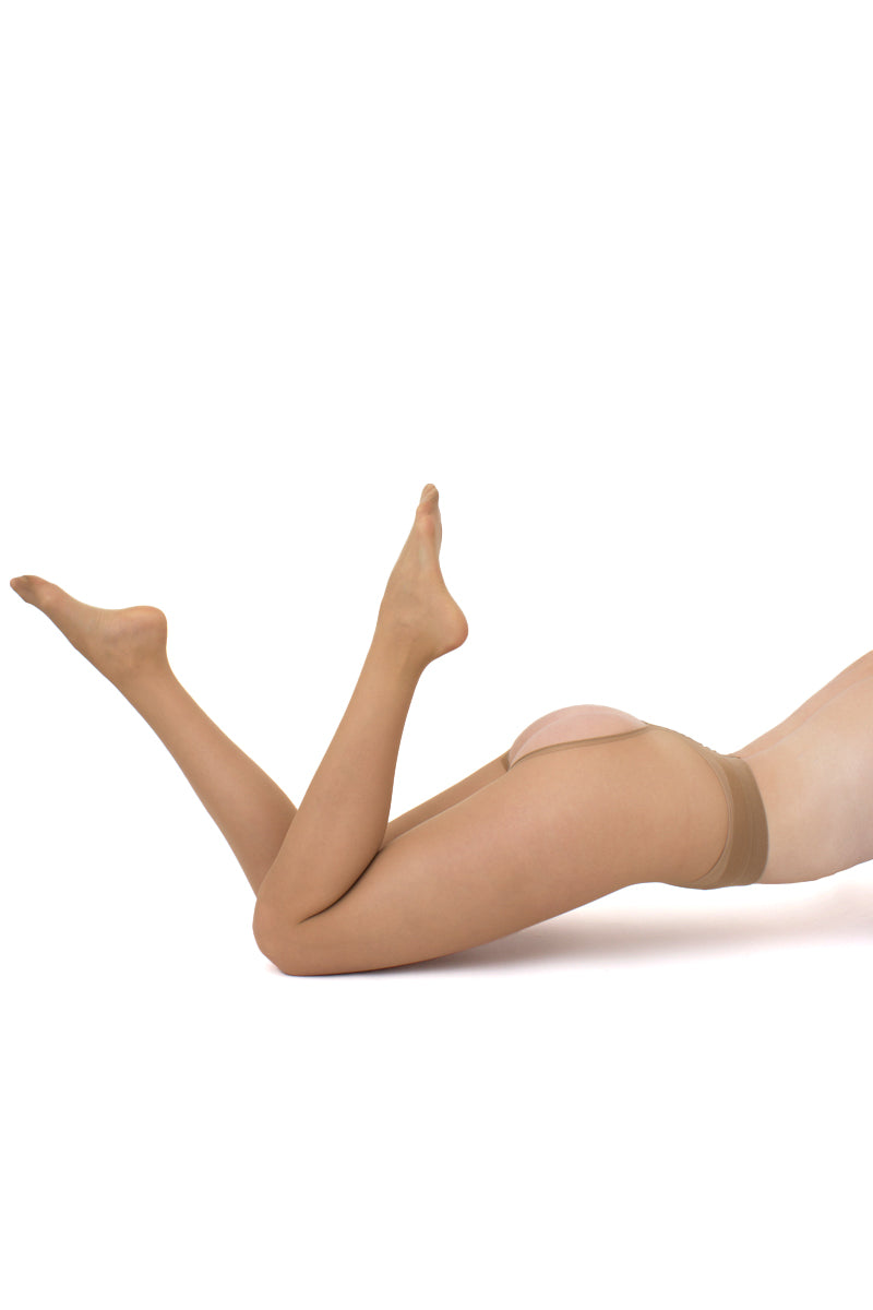 pėdkelnės atviru užpakaliuku