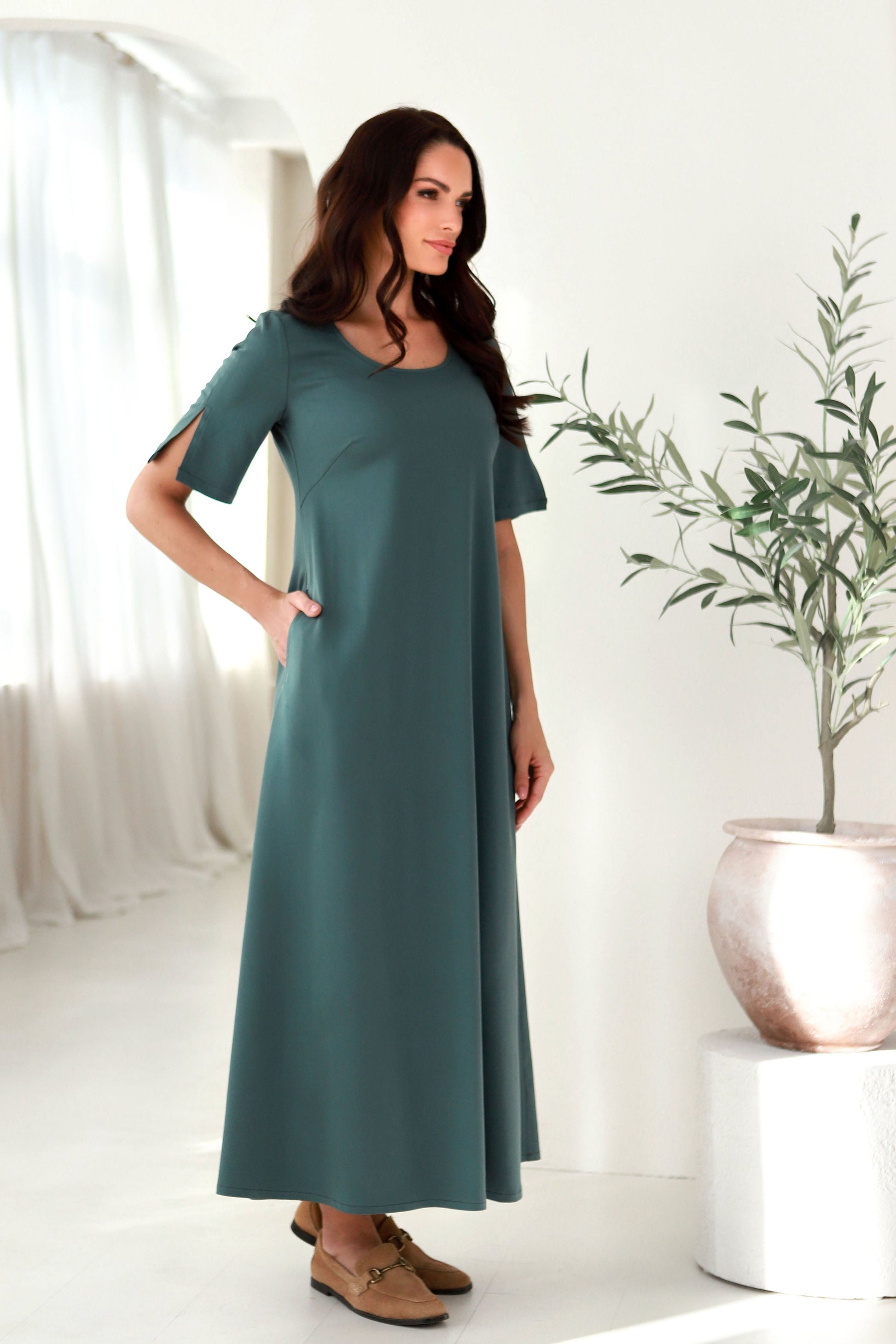 midi suknelė darbui