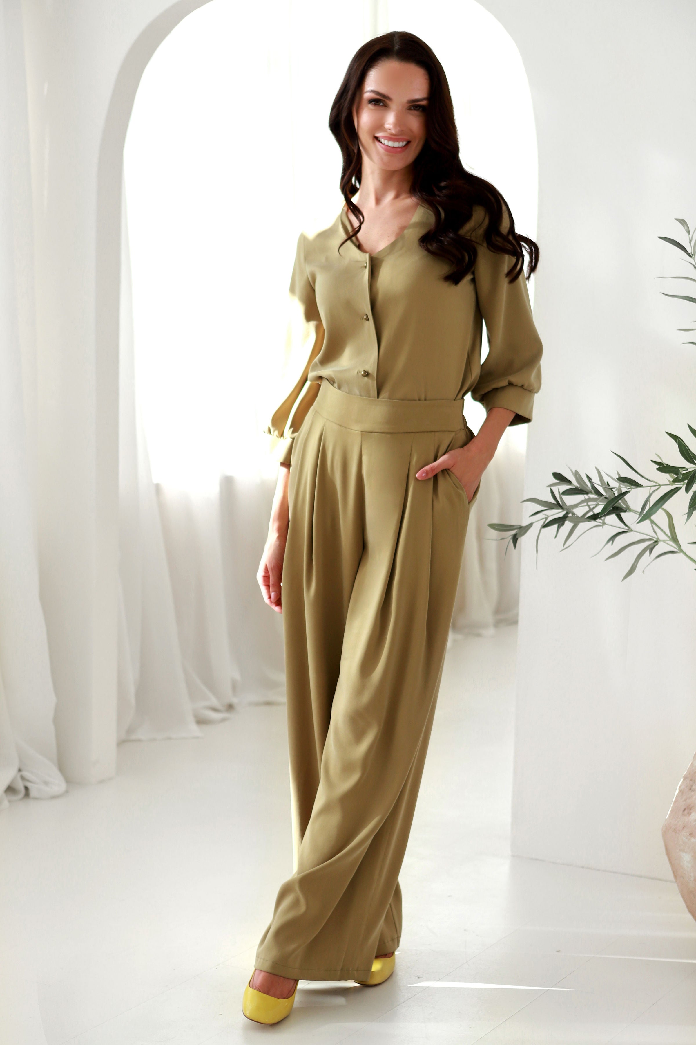 Lega platas bikses ar augstu jostasvietu 