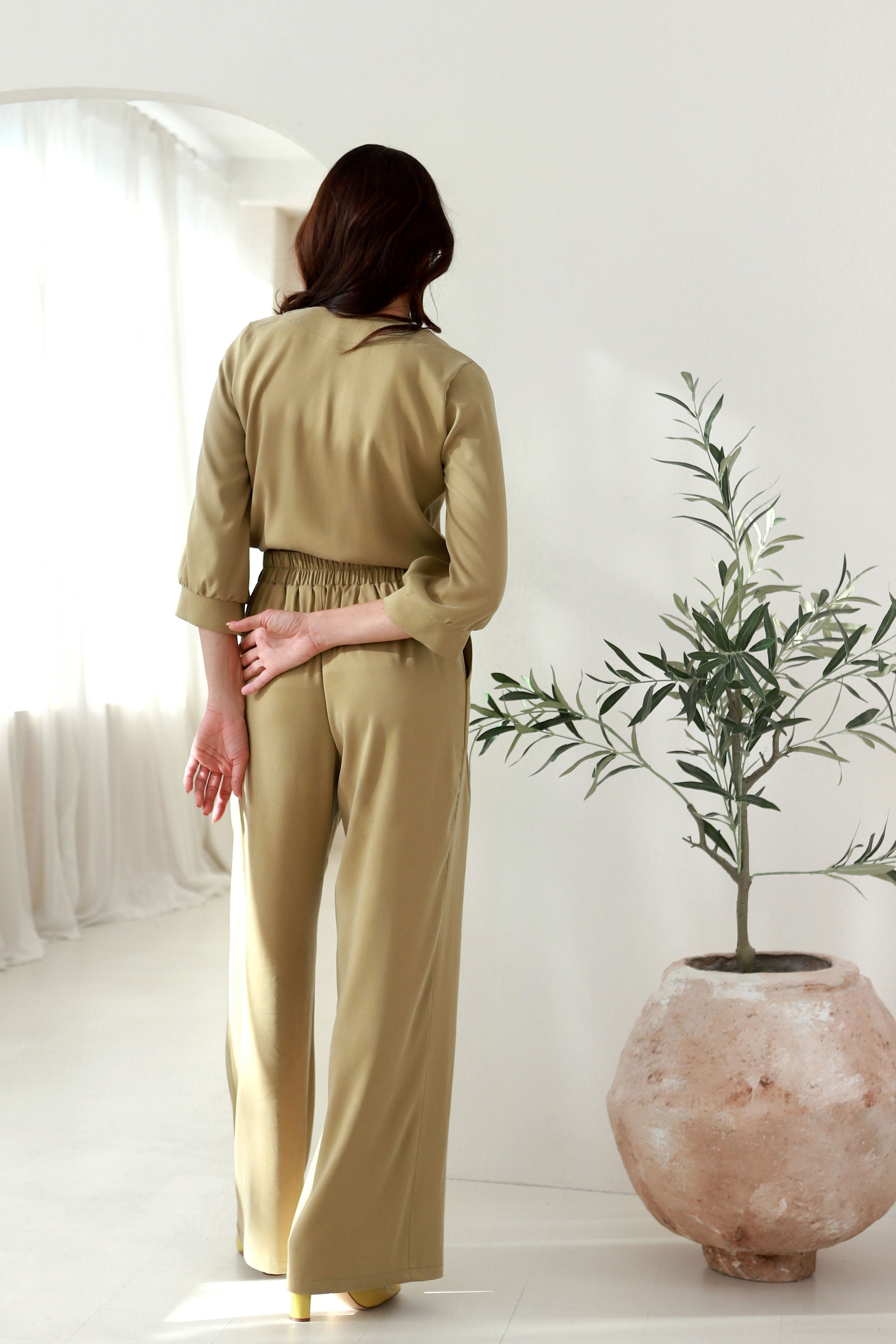 elegantiškos plačios kelnės