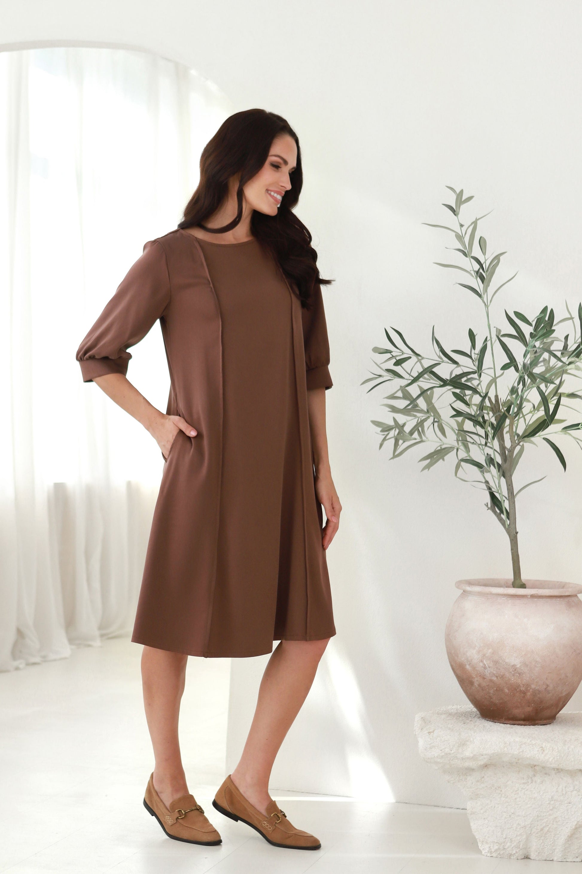 klasikinė moteriška suknelė