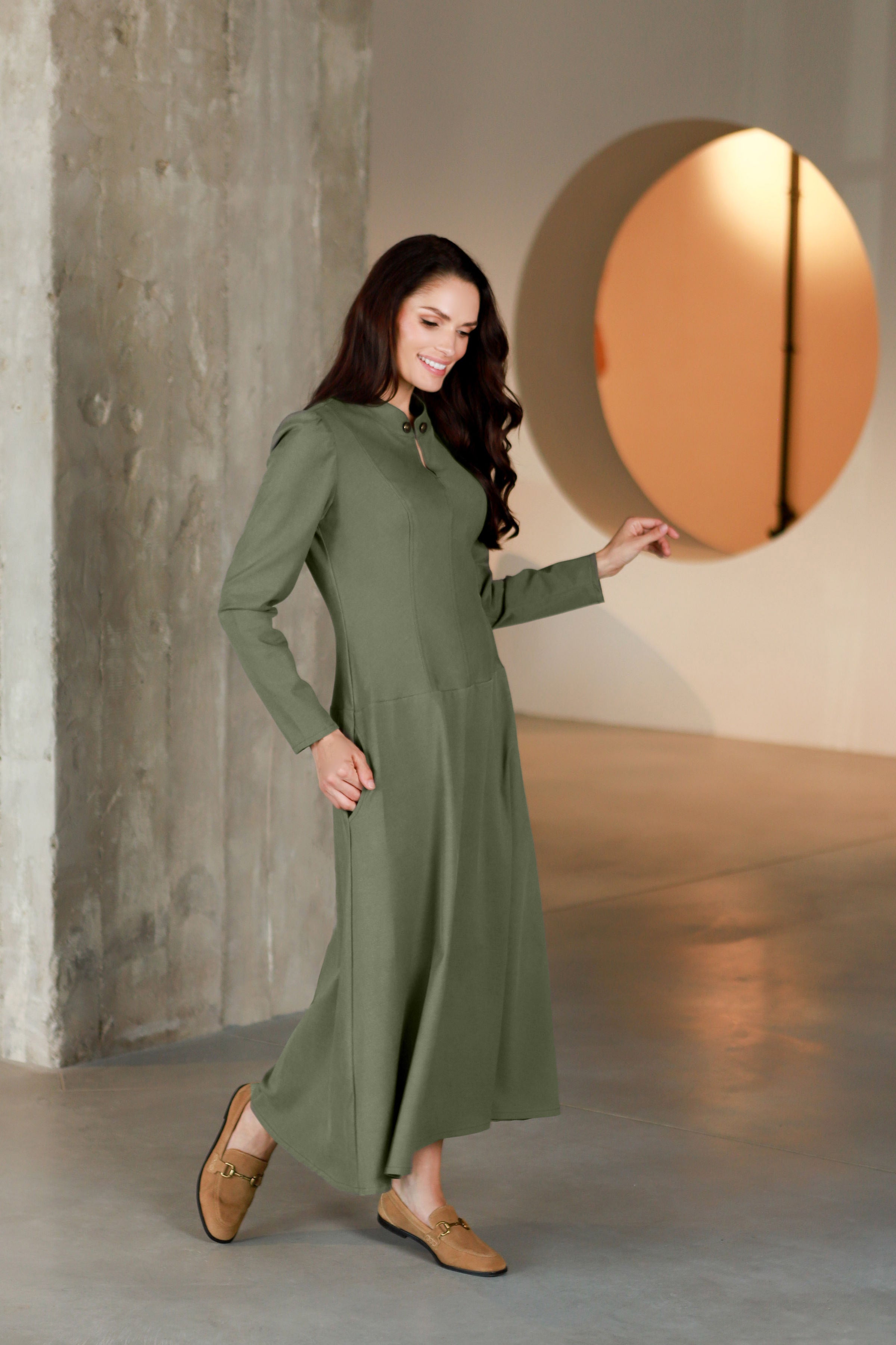 Lega gara A silueta kleita "Elara Olive Grey"