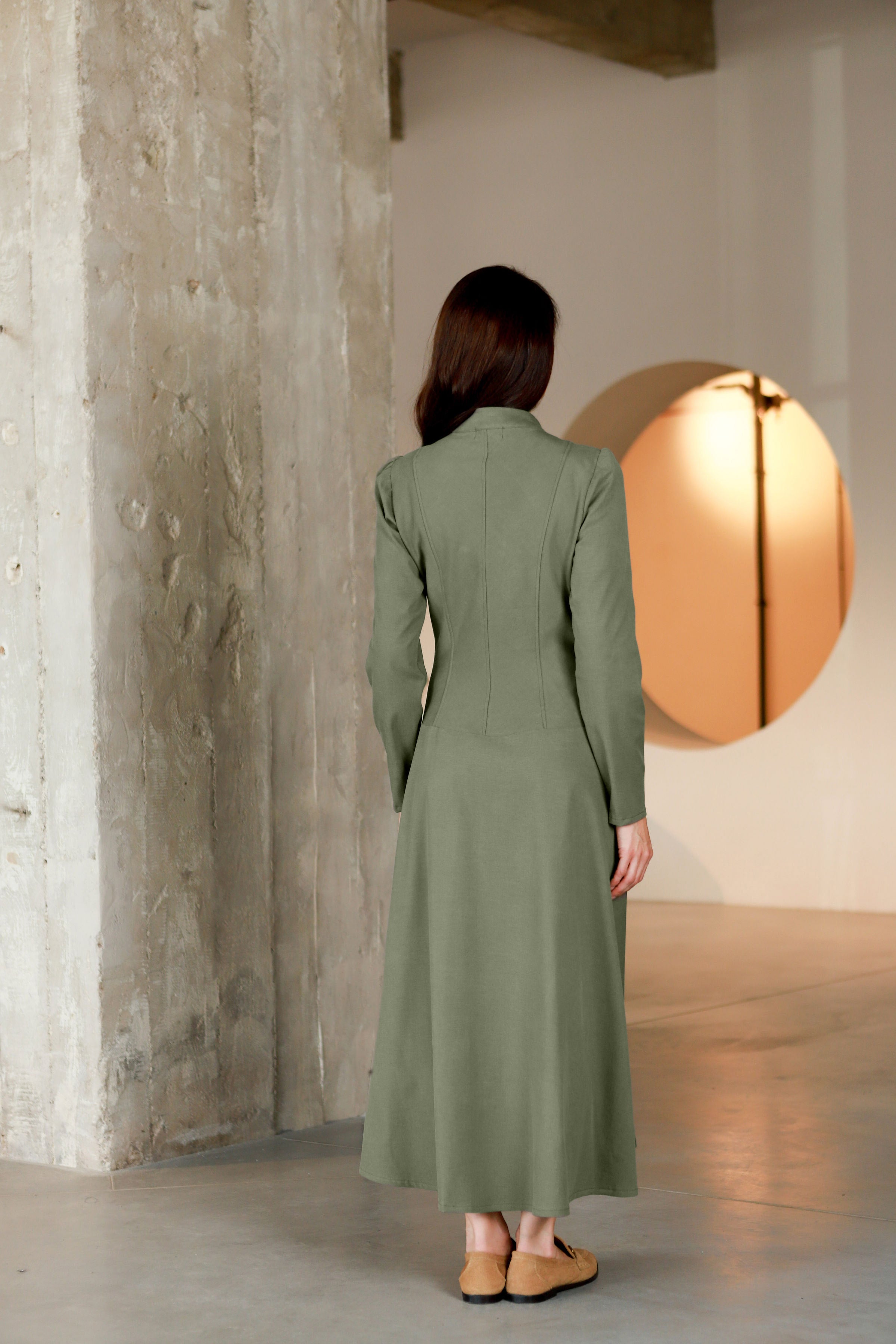 Lega gara A silueta kleita "Elara Olive Grey"