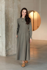 Lega gara A silueta kleita "Elara Olive Grey"