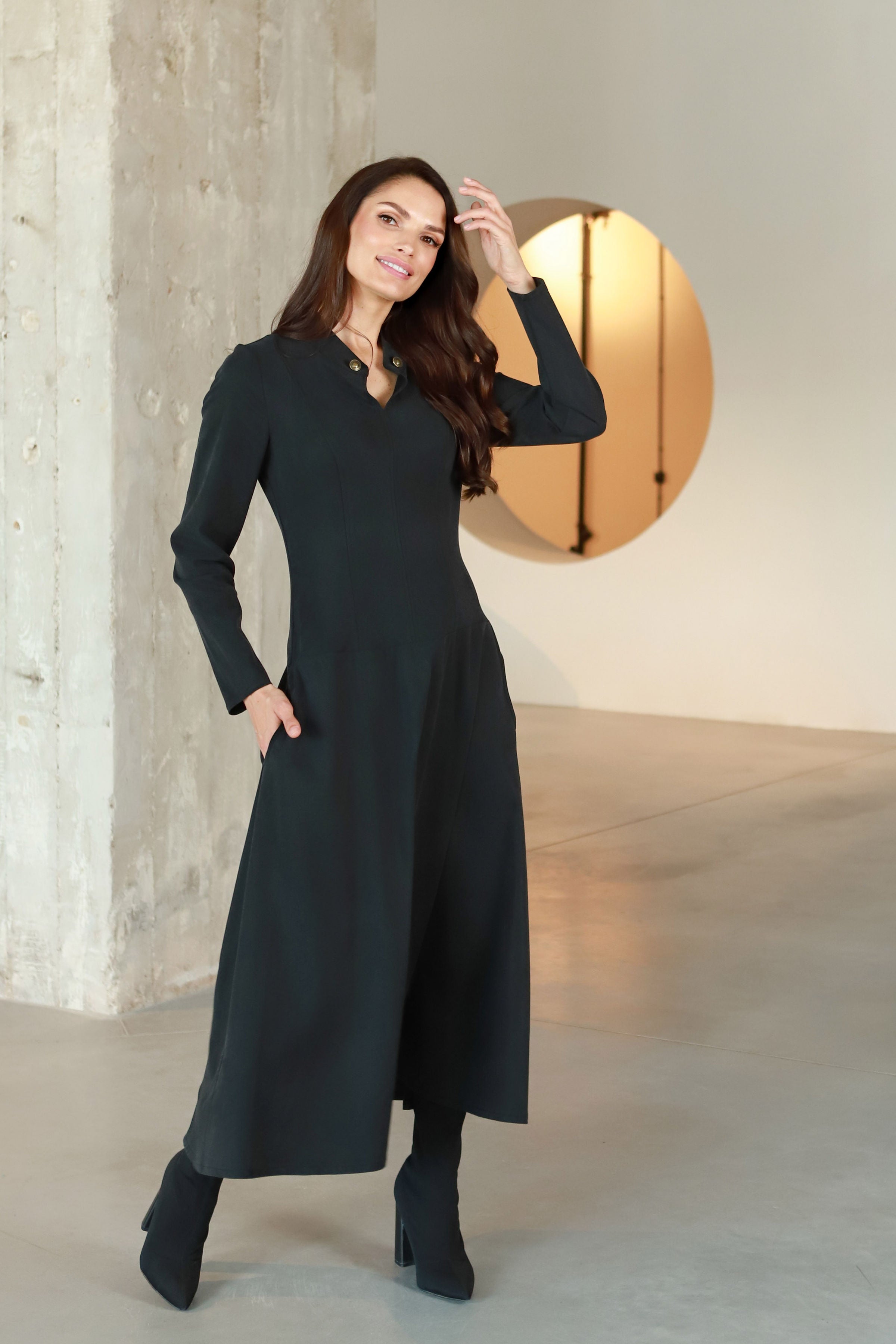 Lega gara A silueta kleita "Elara Graphite Black"