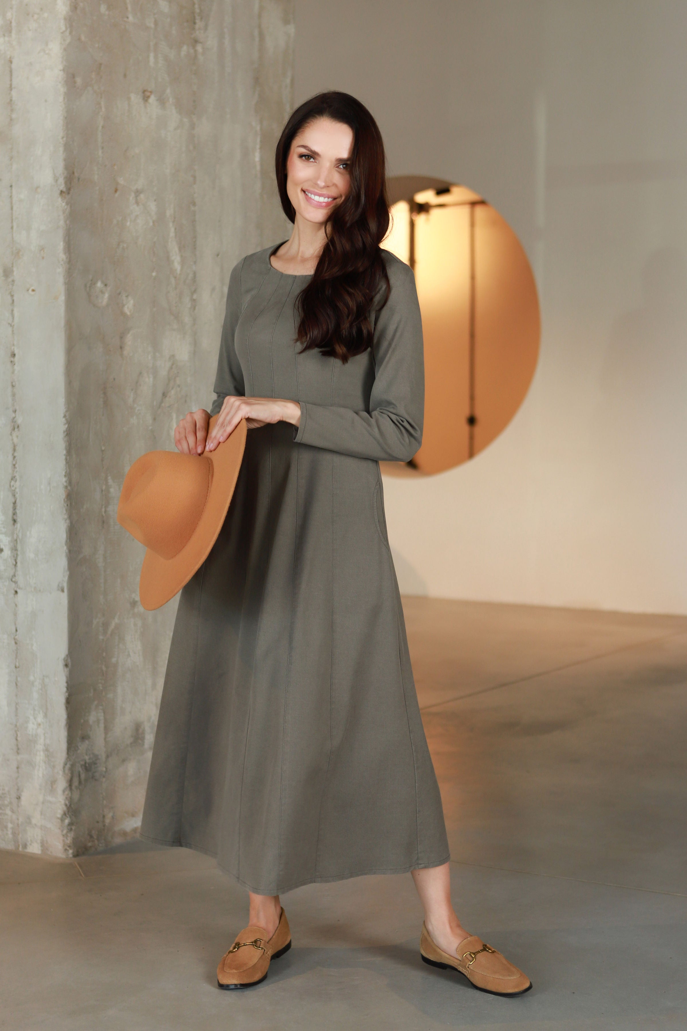 Lega kas pieguļ jostas vietā "Ruber Grey"