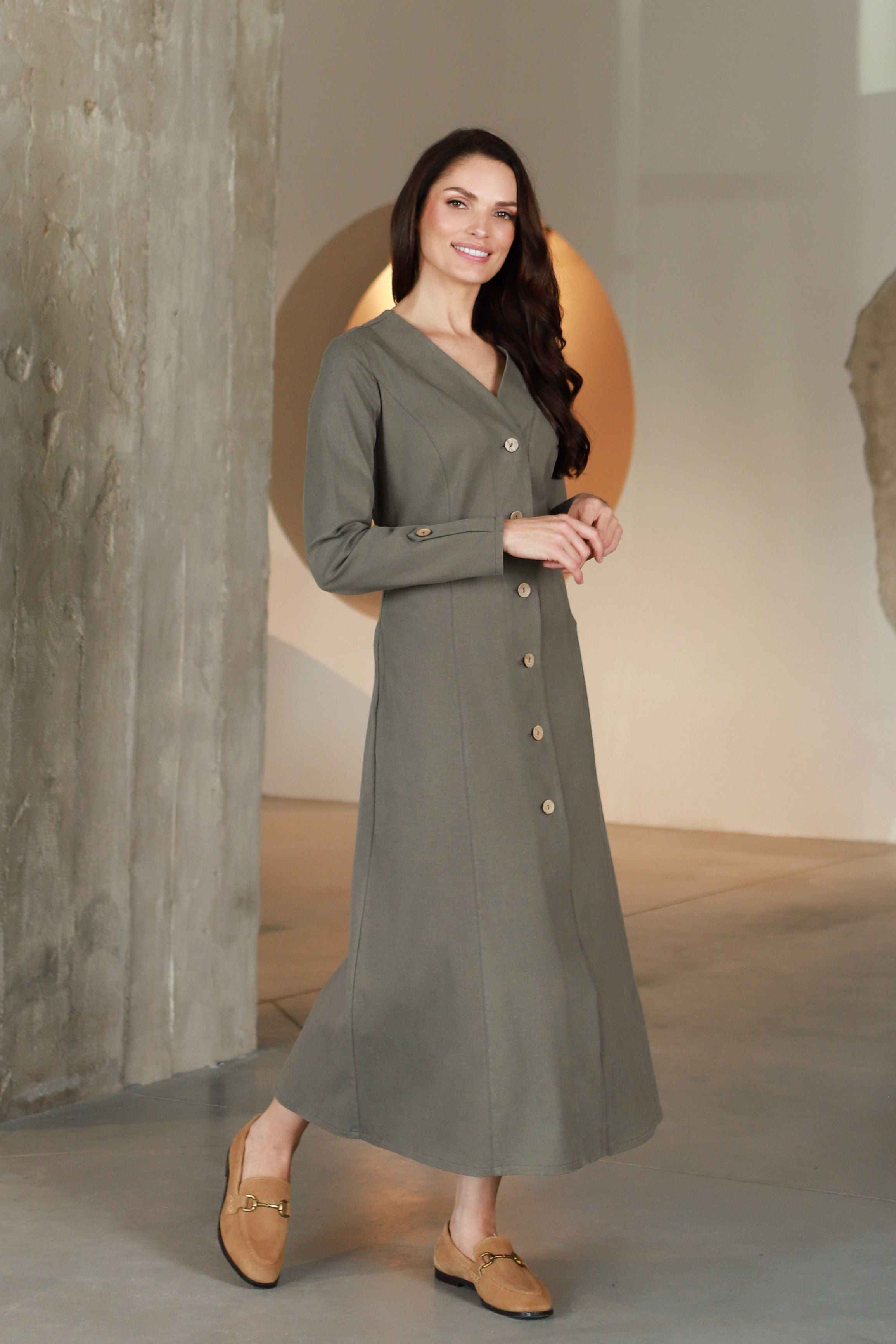 Lega midi kleita ar pogām "Ivana Grey"