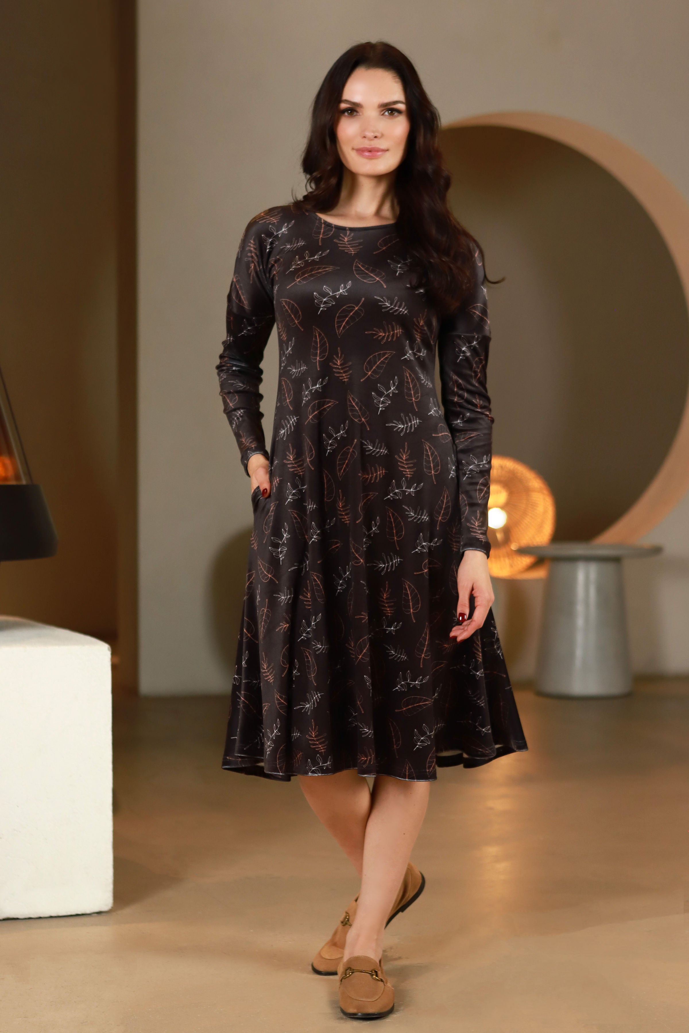 Lega velūra A-silueta kleita 