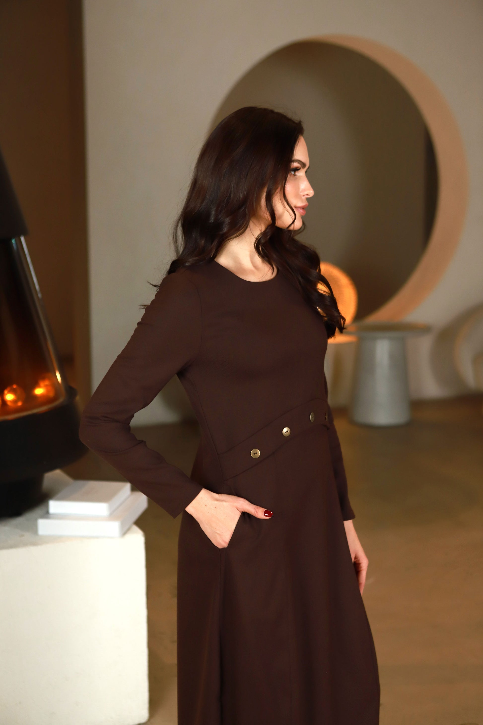 Šokoladinė ilga suknelė Lega