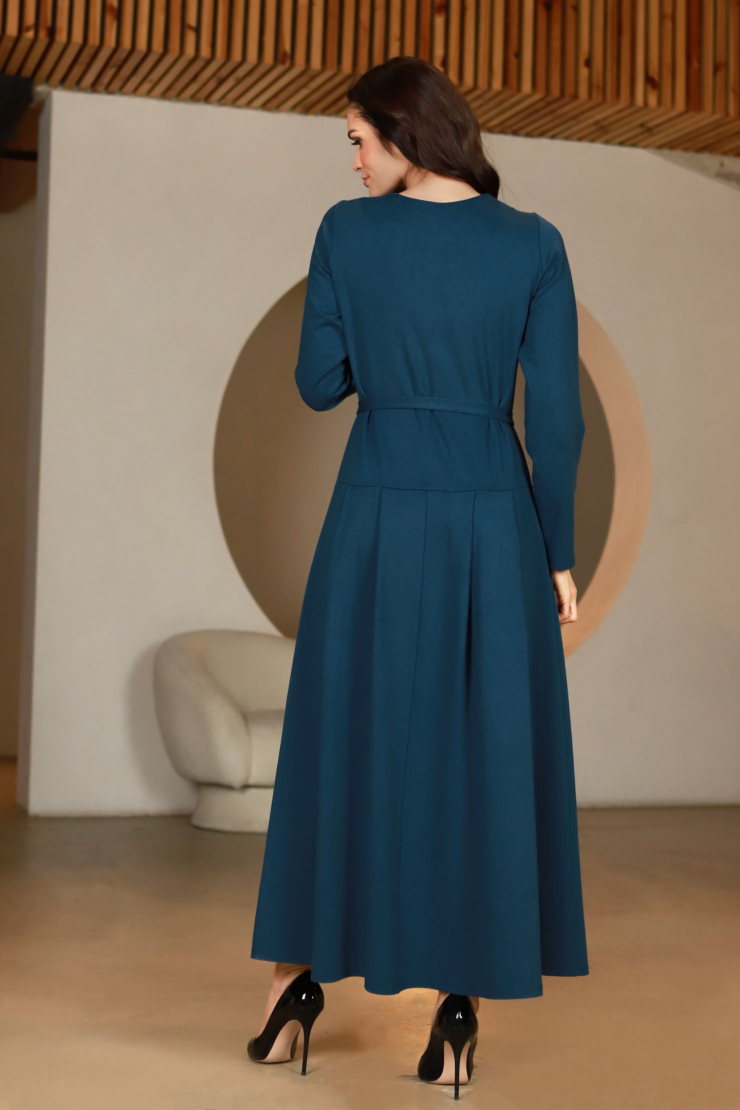 Ilga mėlyna viskozinė suknelė Lega