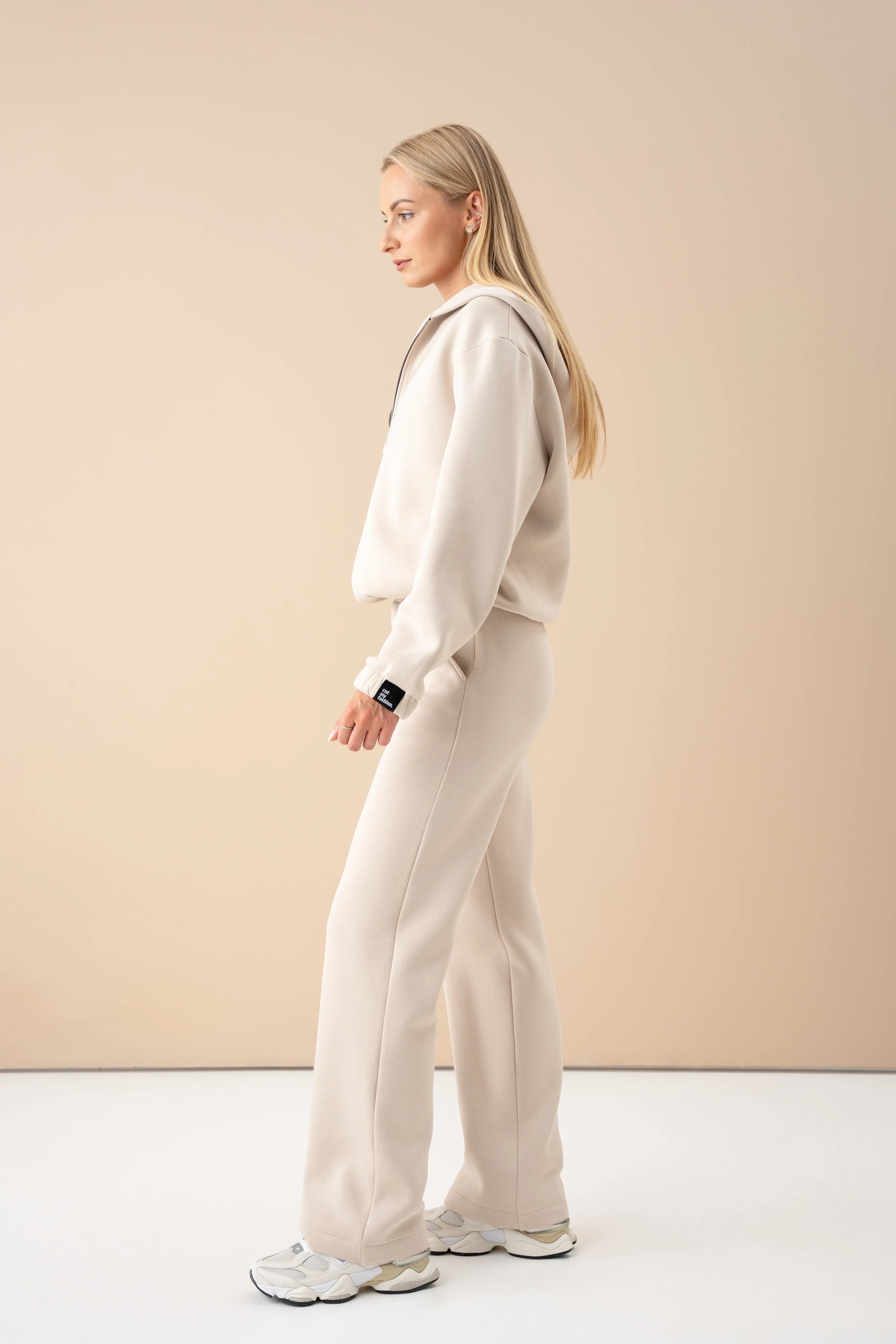 cutmyfashion brīvā laika treniņtērps "Meida Cream"