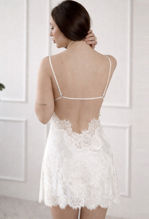 Komilfo zīda naktskrekls ar mežģīnēm "Ruby Champagne White"