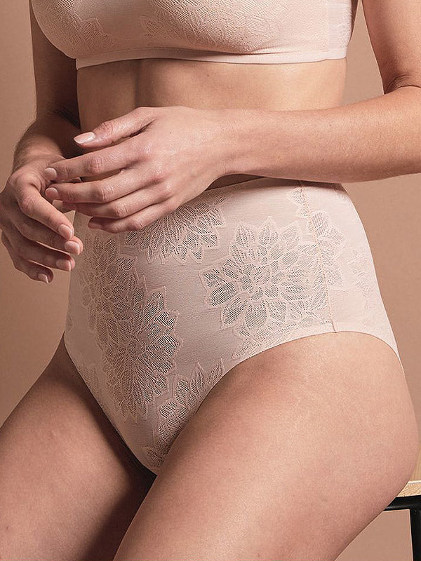 Triumph nėriniuotos aukšto juosmens kelnaitės "Fit Smart Maxi EX Cream"