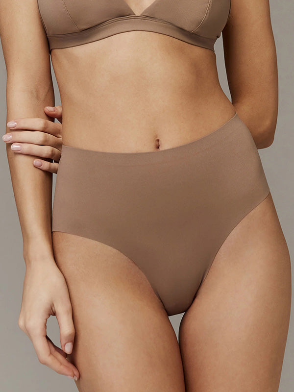 Aruelle besiūlės aukšto juosmens kelnaitės "Lottie Choco"