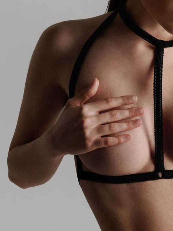 Maison Close kelnaičių ir kūno diržų komplektas "Le Petit Secret Black"
