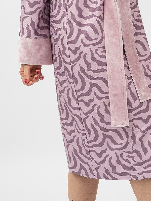 Belmanetti ilgas bambuko pluošto kimono stiliaus chalatas "Lausanne Mauve Ornament Print"