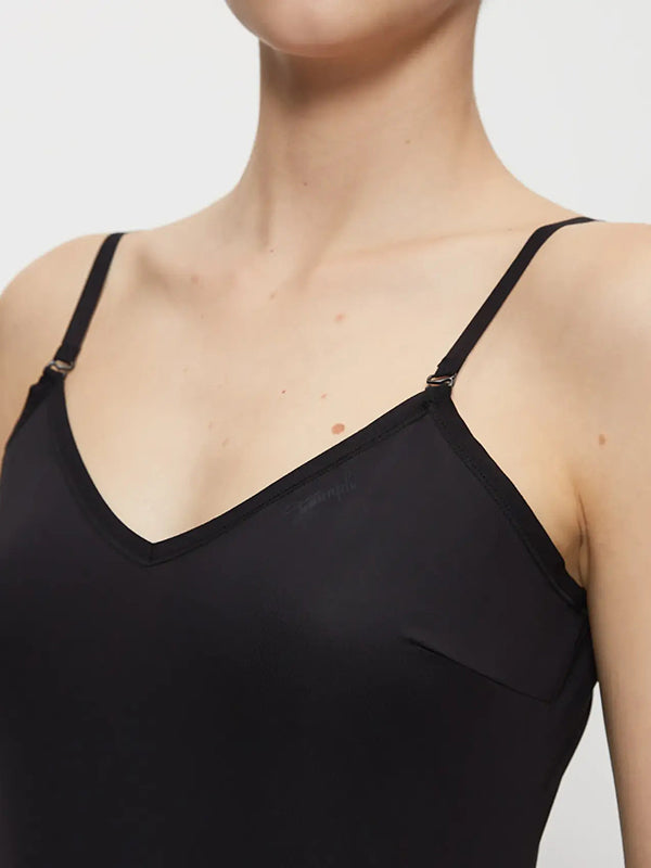Triumph apatinė suknelė "Body Make Up T 02 Black"