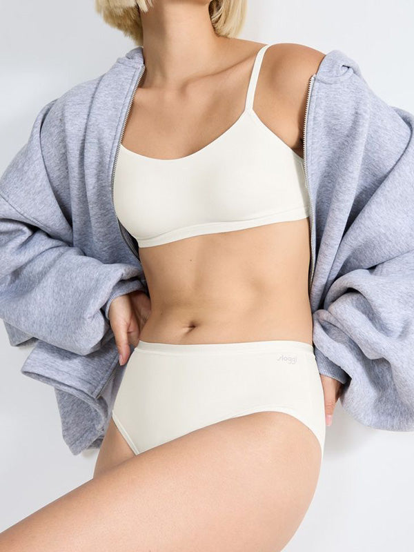 Sloggi 3 organinės medvilnės kelnaičių komplektas "Go Daily Silk White"