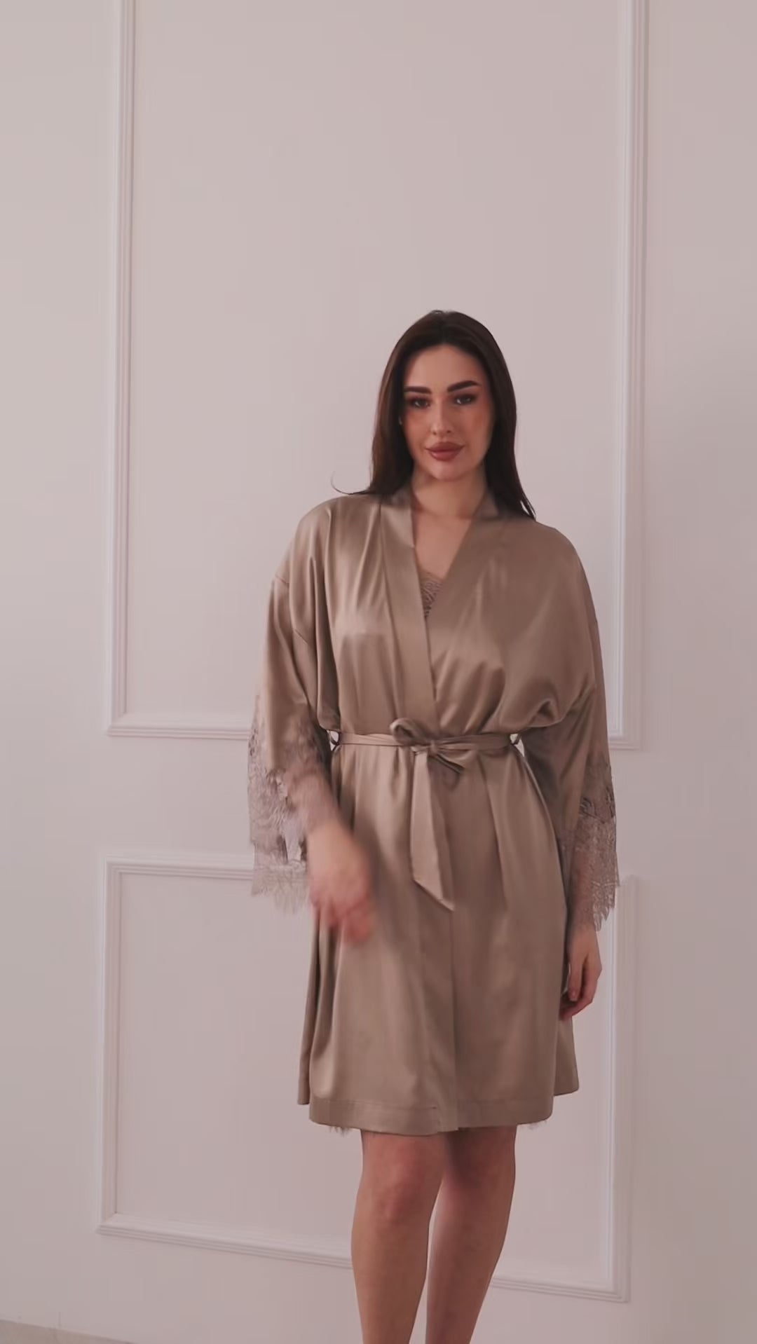 Augšupielādēt video: šilkiniai moteriški naktinukai