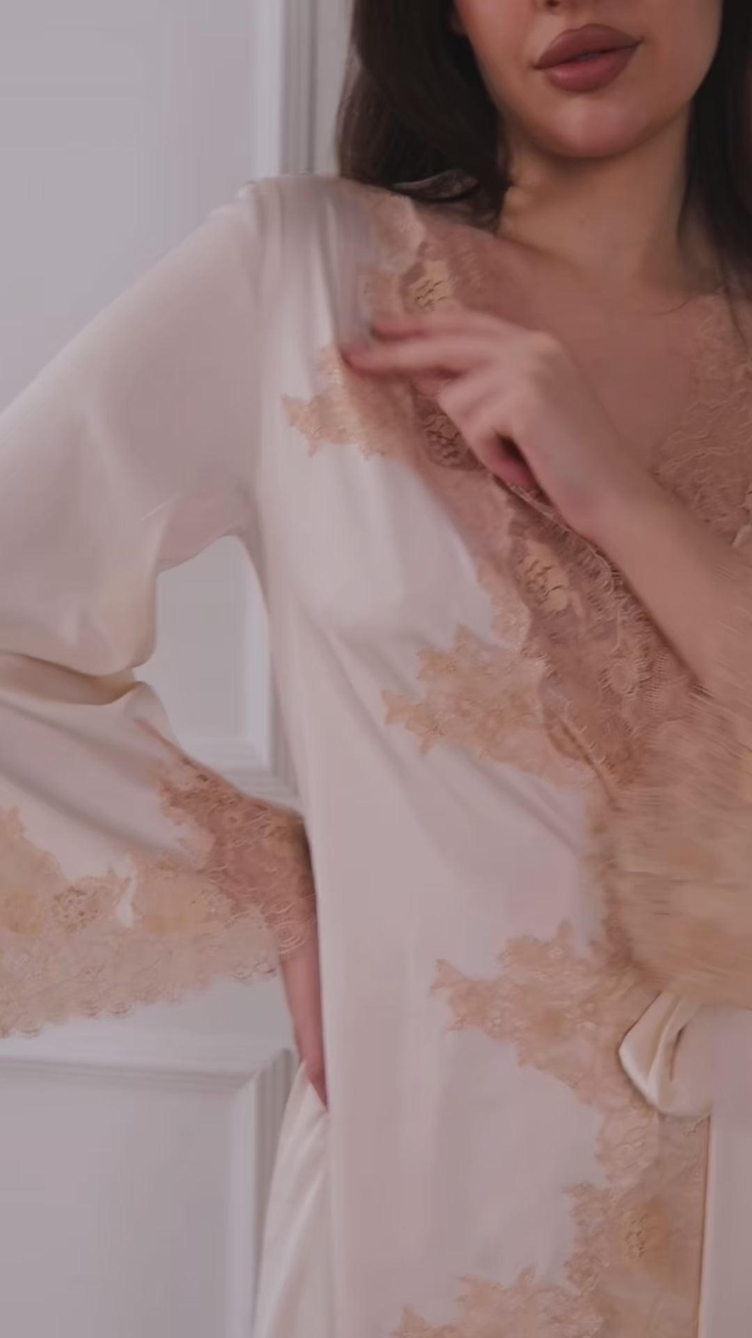 Load video: šilko naktiniai iš Ukrainos