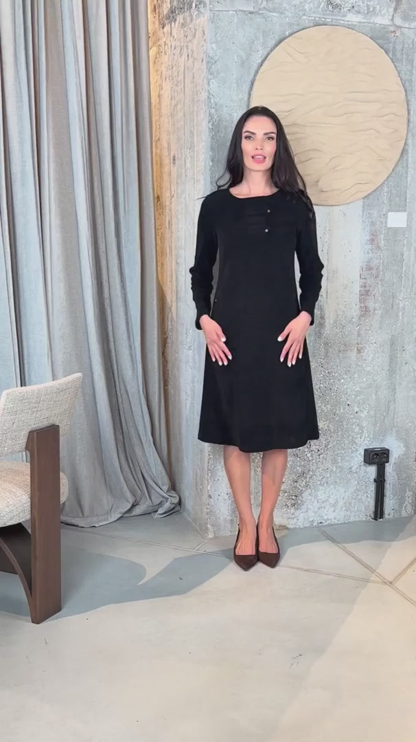 Augšupielādēt video: tiesi velvetinė suknelė judesyje