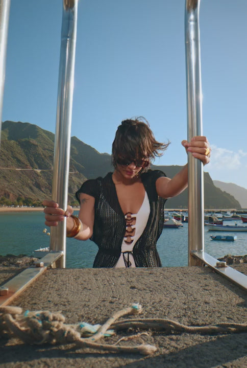 Load video: kokybiškas maudymosi kostiumėlis