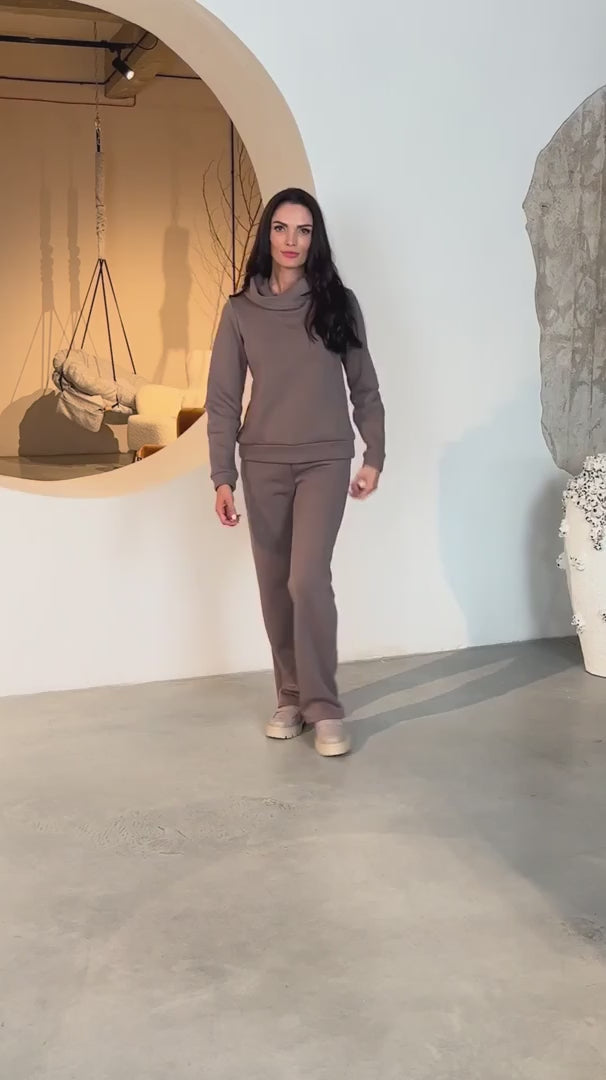 Augšupielādēt video: šiltos medvilninės tiesios kelnės judesyje